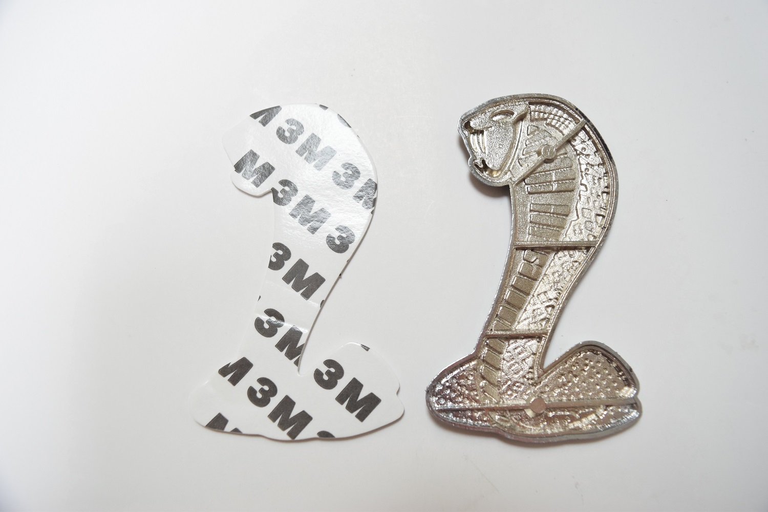 Купить Тело наборы ZolkoCarbon COBRA Emblem Decal FORD MUSTANG Double